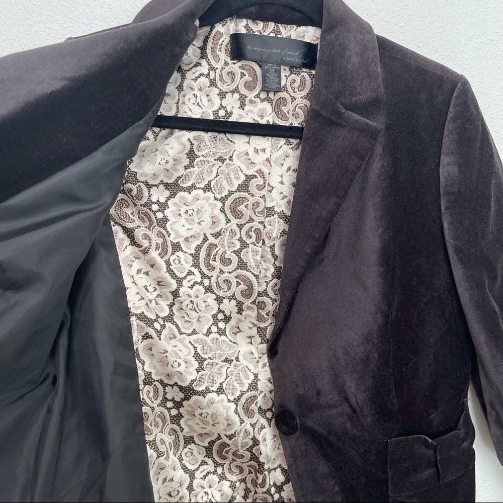 Apostrophe Women's Fitted Black Velvet Blazer, Petite - Picture 7 of 7